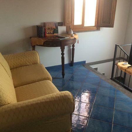 Royal Mandralisca Apartment تْشيفالو المظهر الخارجي الصورة